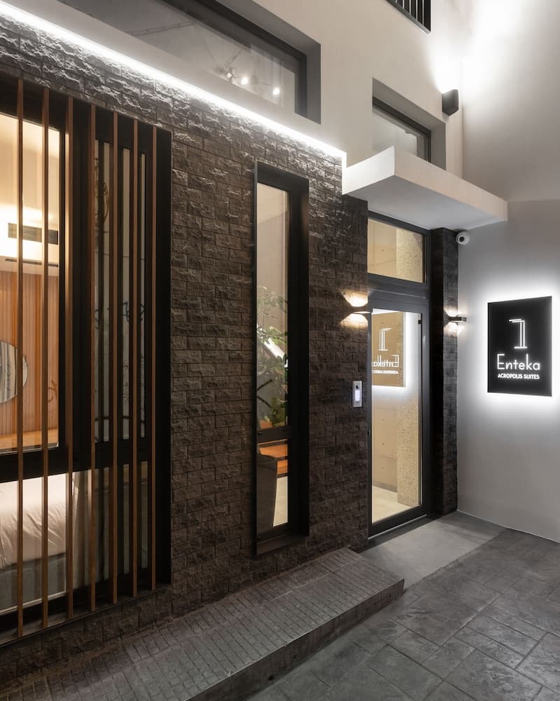 11 Enteka Acropolis Suites