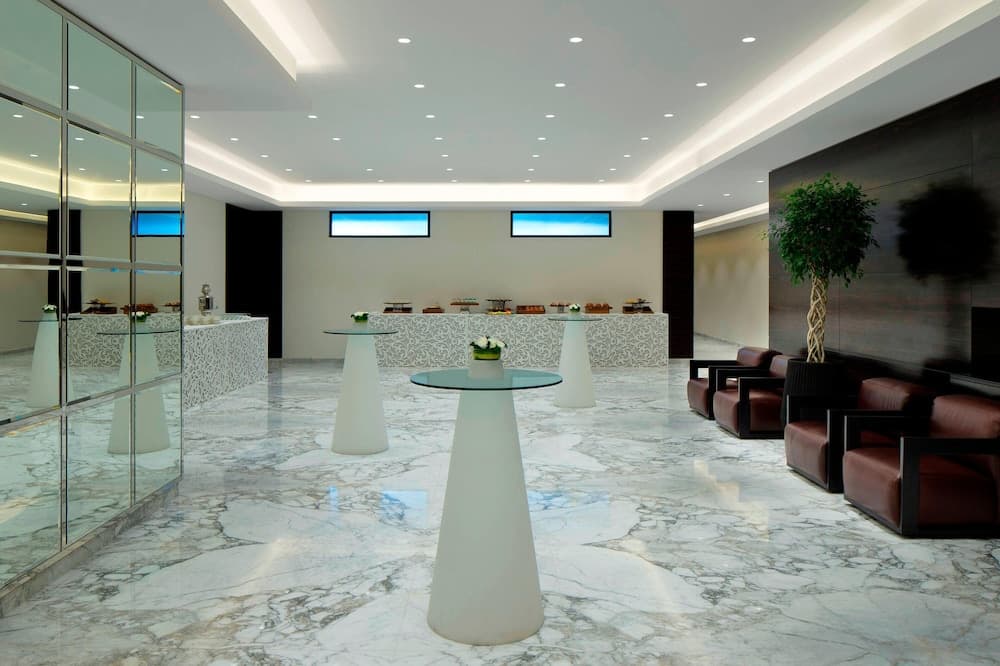 Le Meridien Dubai Hotel & Conference Centre — photo 4