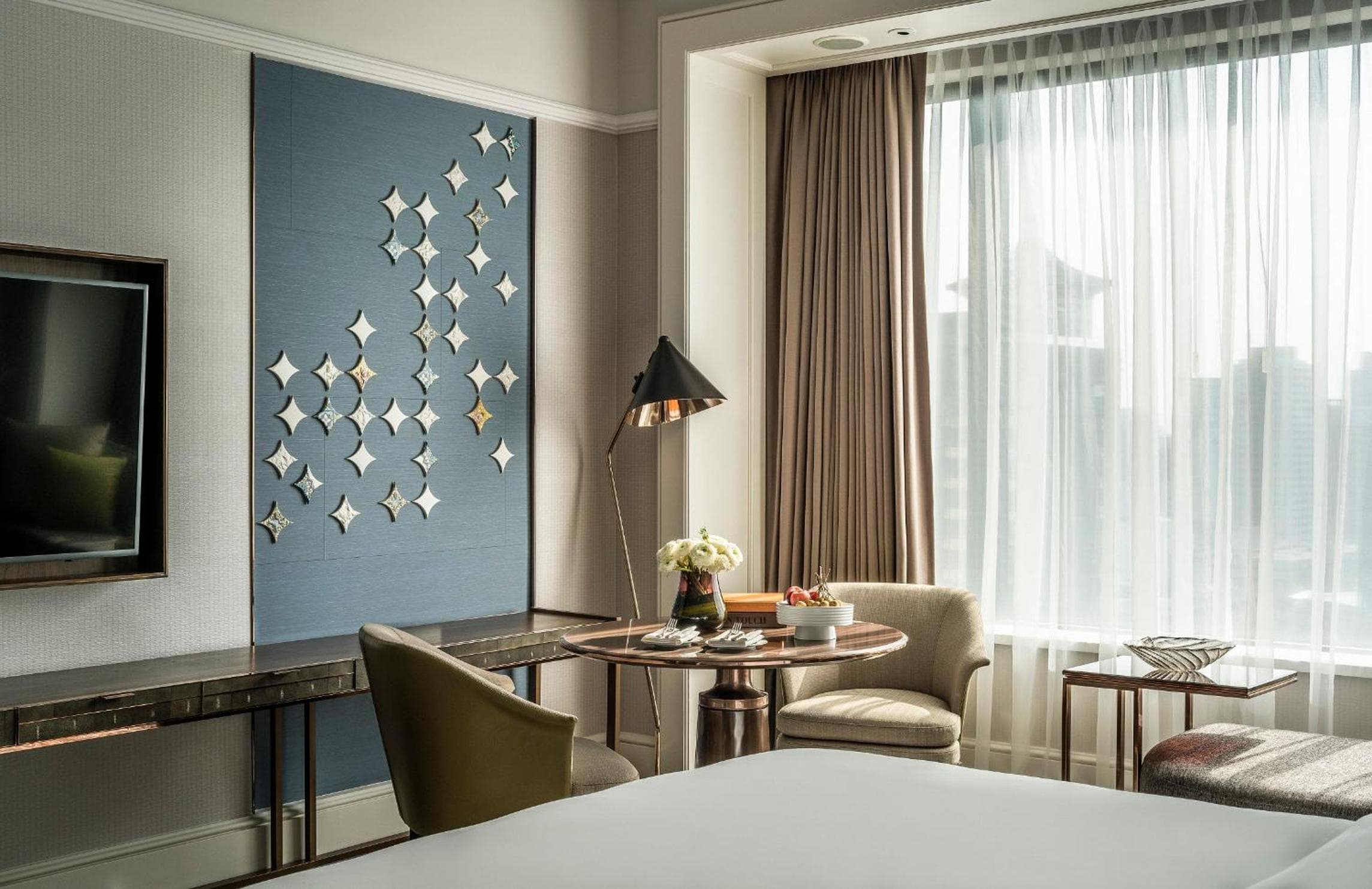 DELUXE ROOM TWIN BEDS