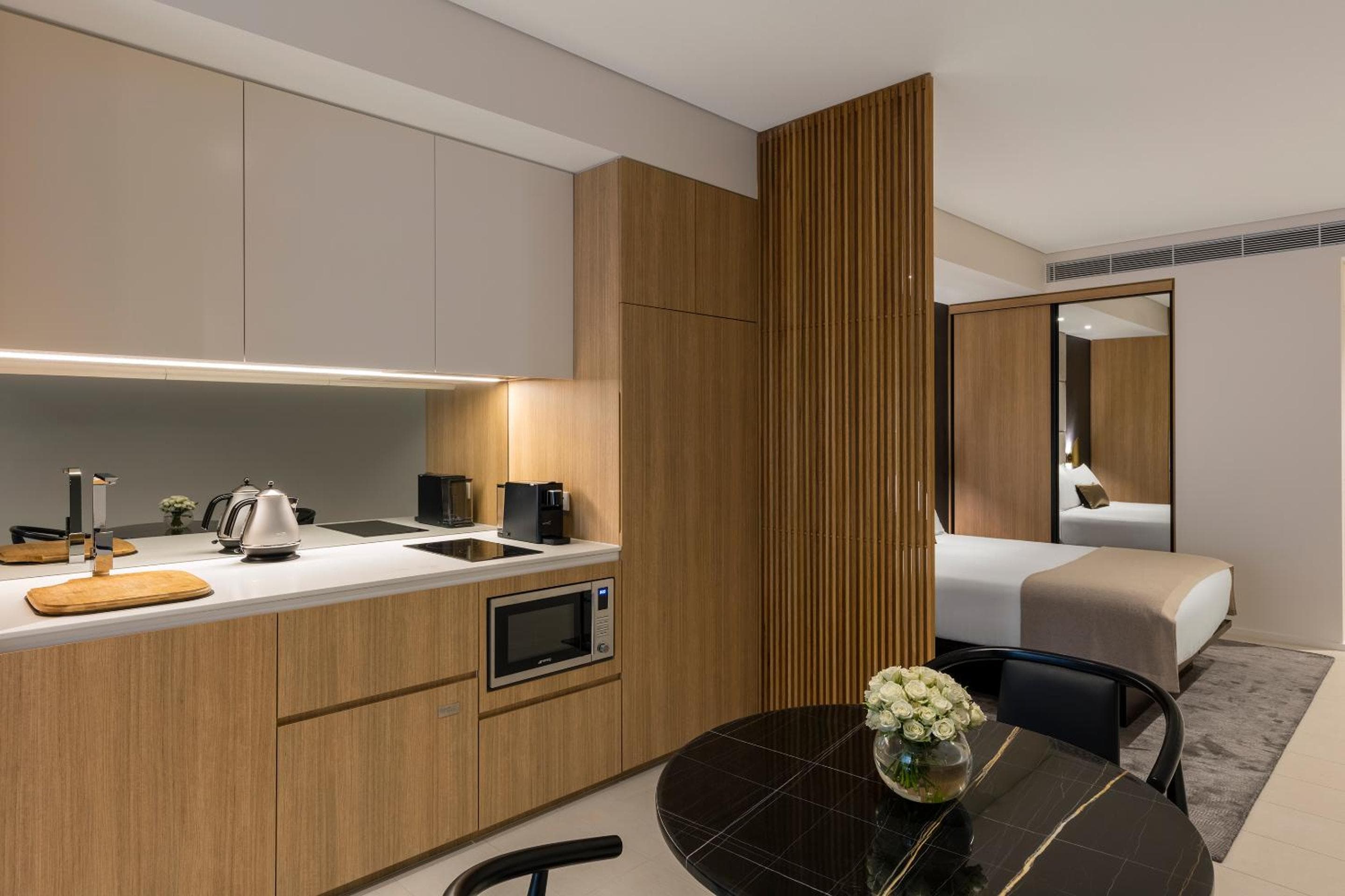 Deluxe Studio Suite