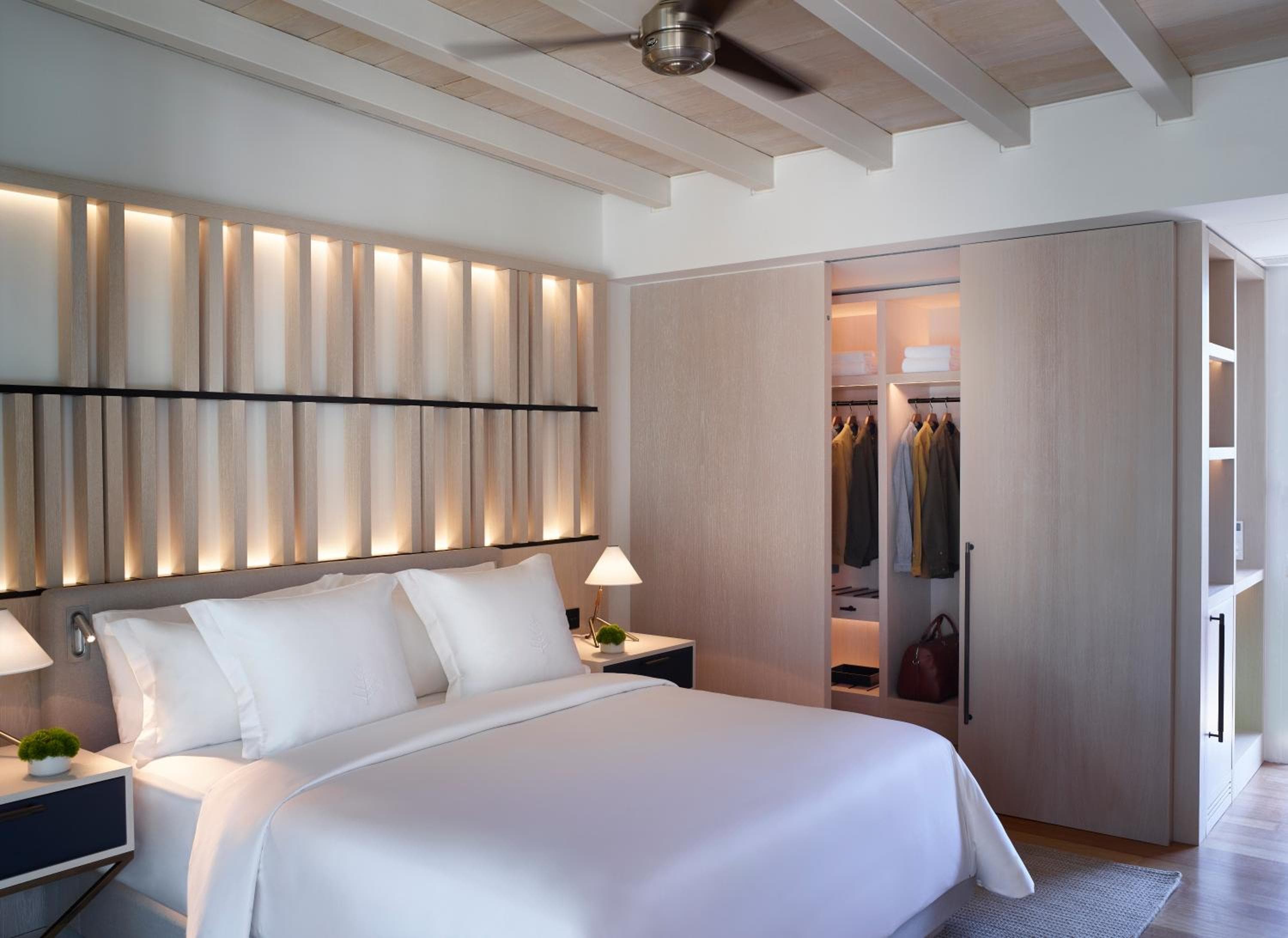 Bungalow, 1 King Bed, Garden View