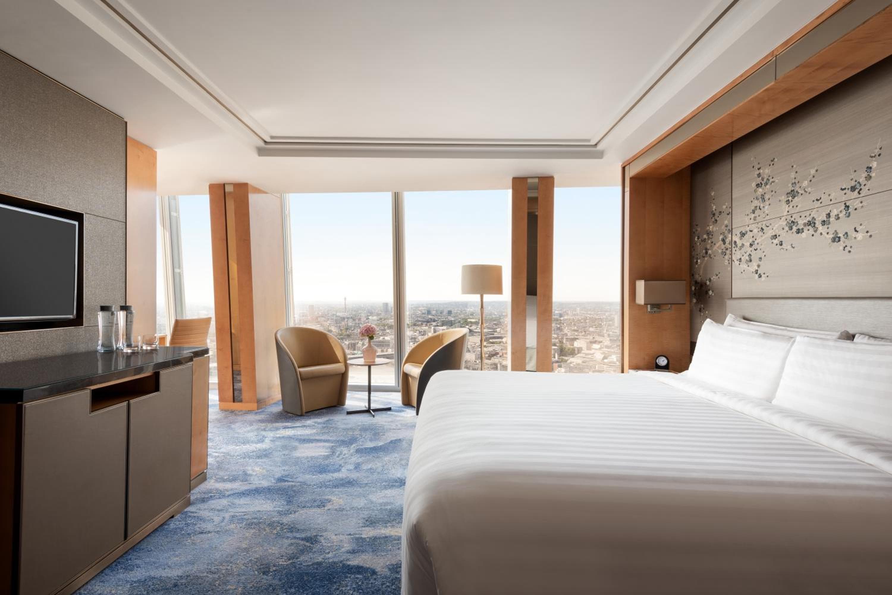 Premier Shard Room King - Premier Shard Room-1 King-South City View-47-58 SqM-Free WiFi-LED HDTV-Safe-Max Occ 3