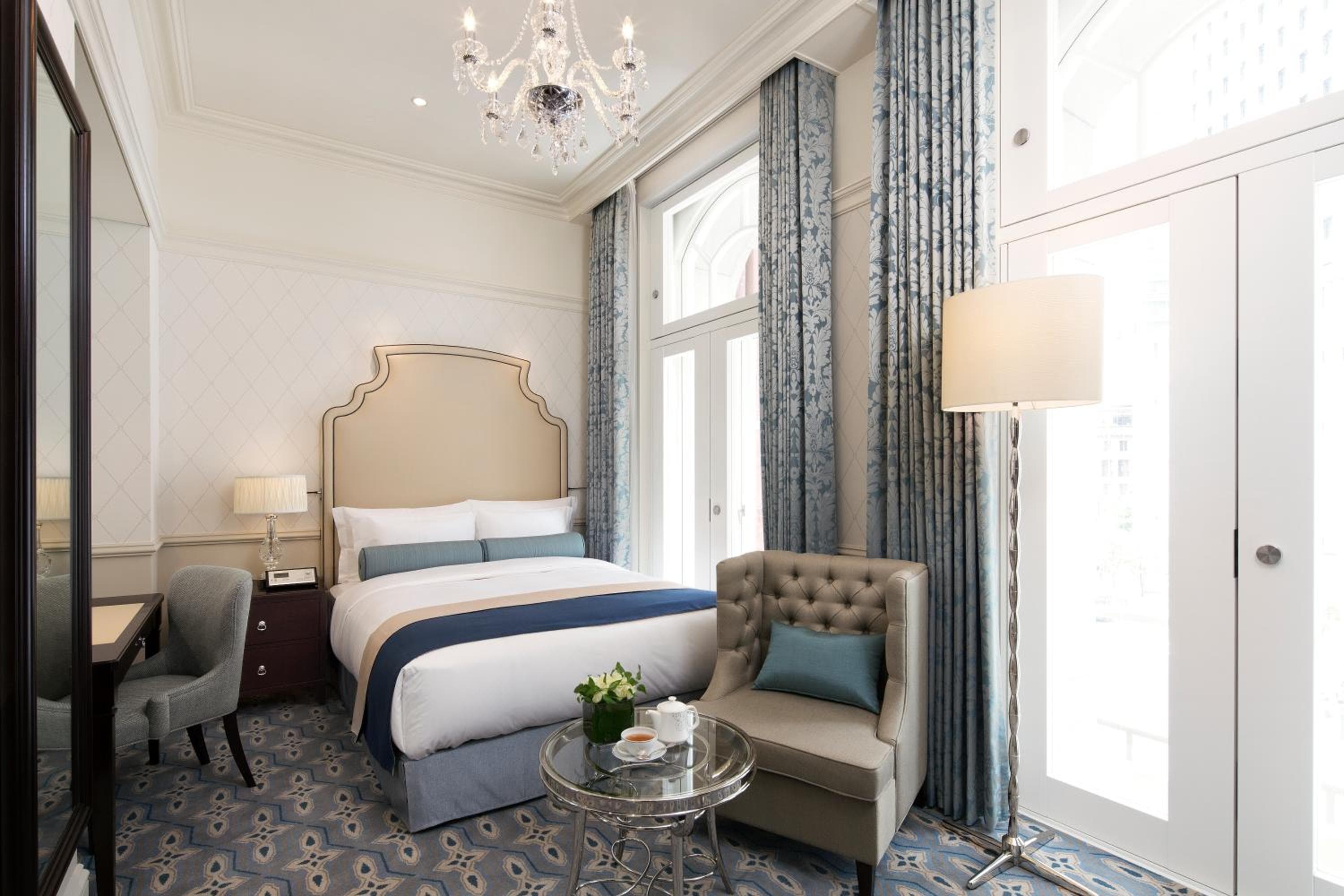 ROOM, QUEEN BED
