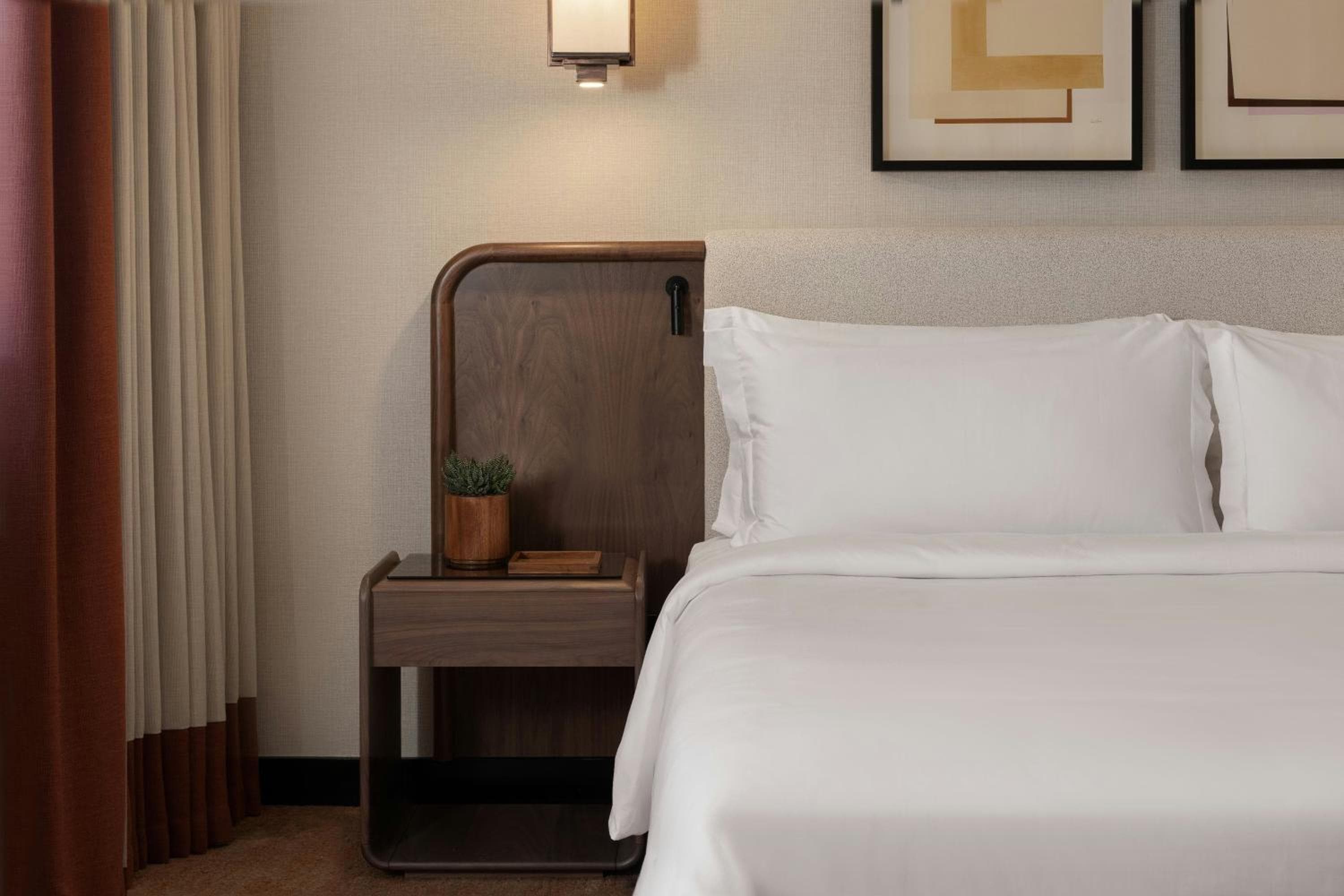 Executive Guest room, 1 King, City View