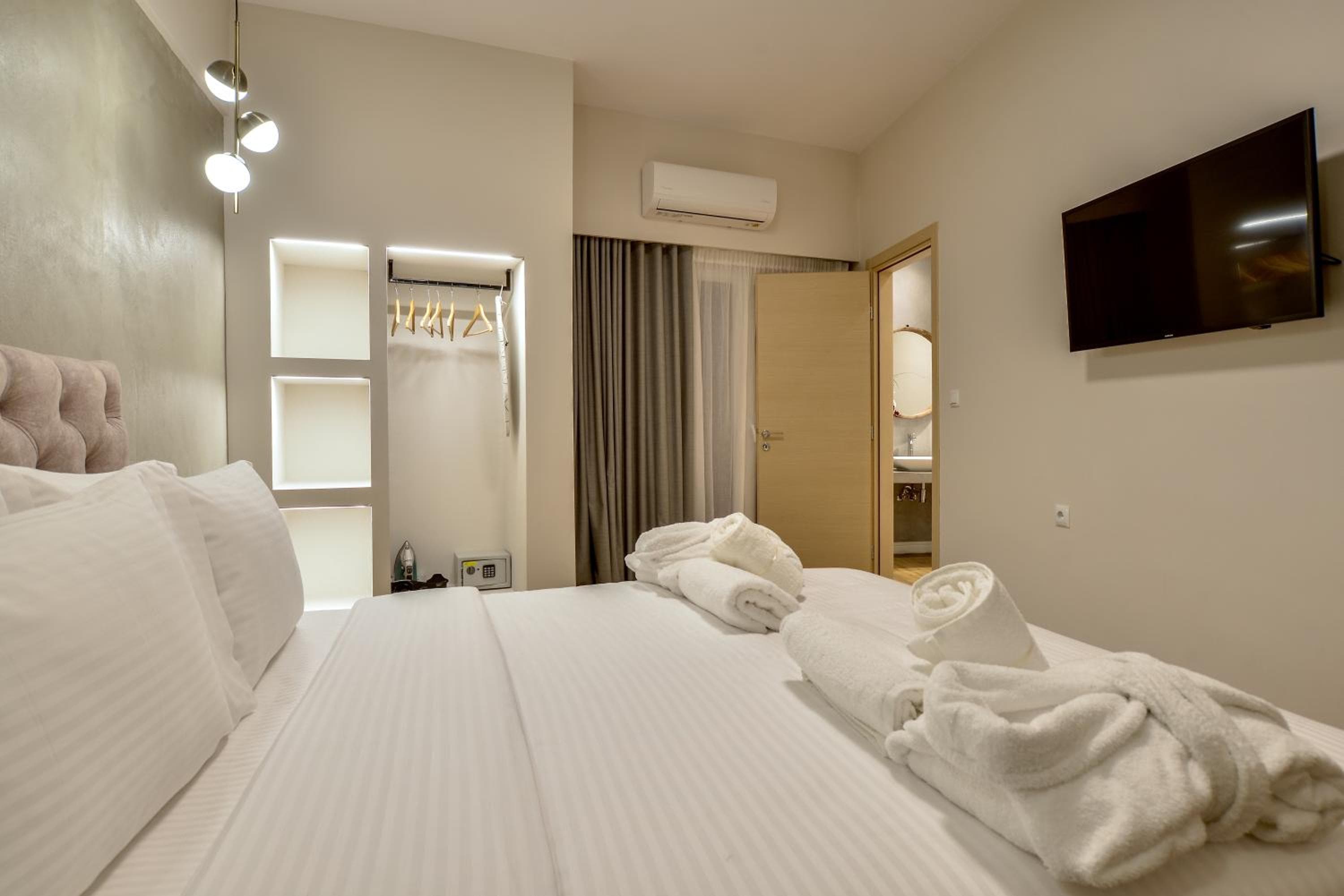 Deluxe Apartment with Acropolis View