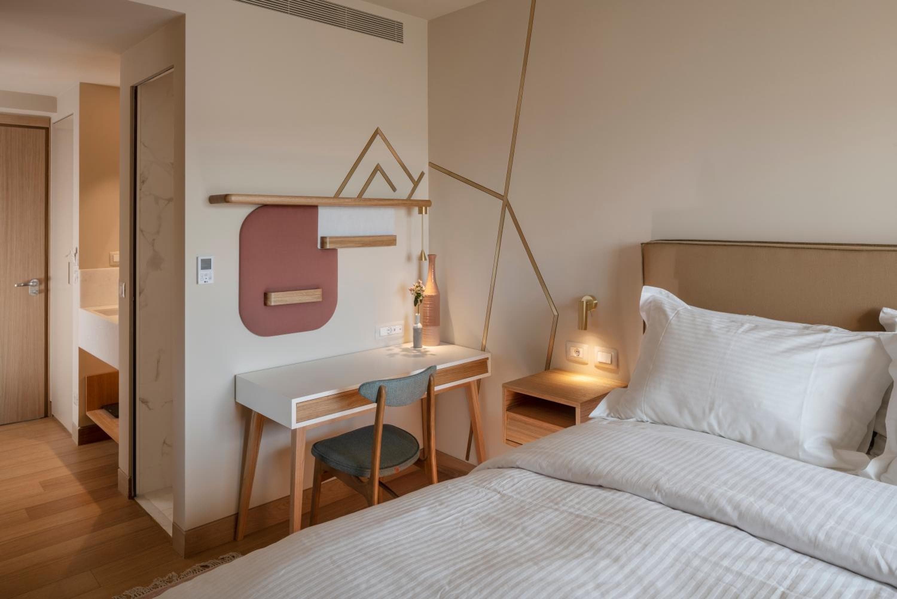 Guest Room with City View