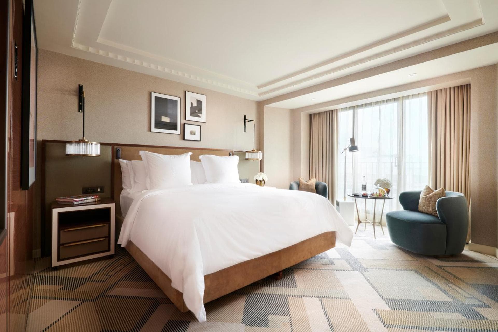 Deluxe Room, 1 King Bed
