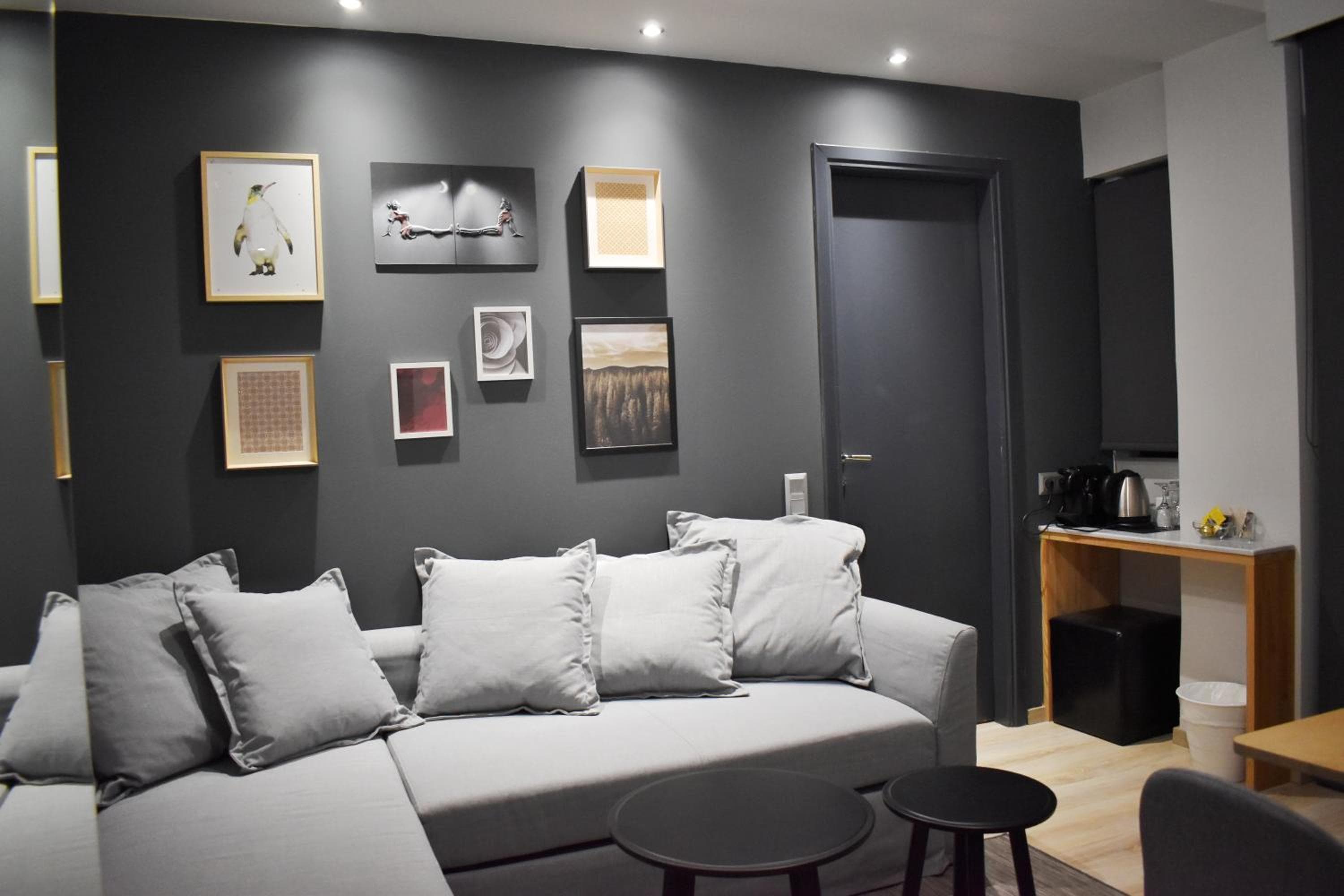 SUITE ONE BEDROOM