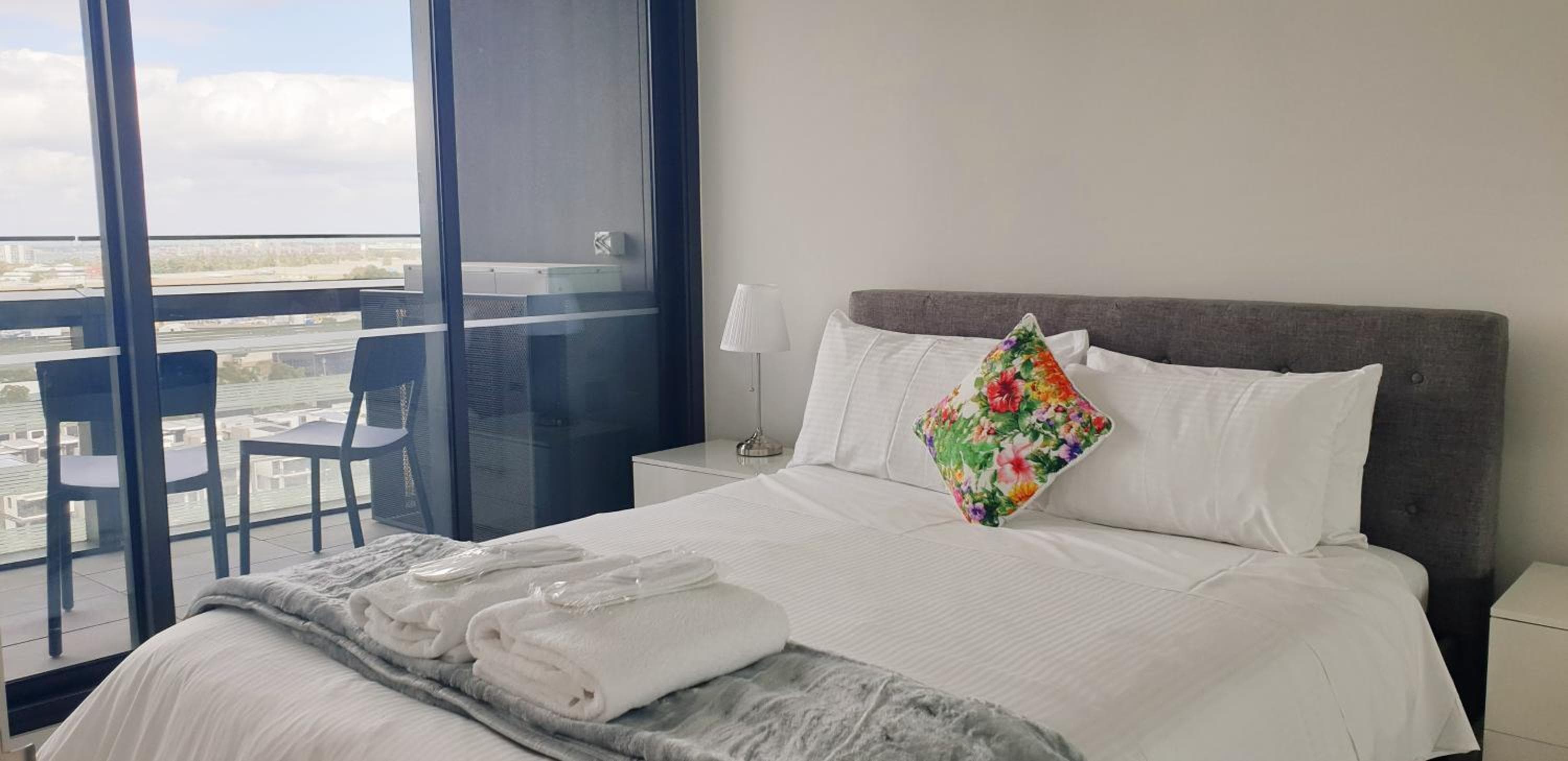 Executive 2 Bedroom Collection, Q