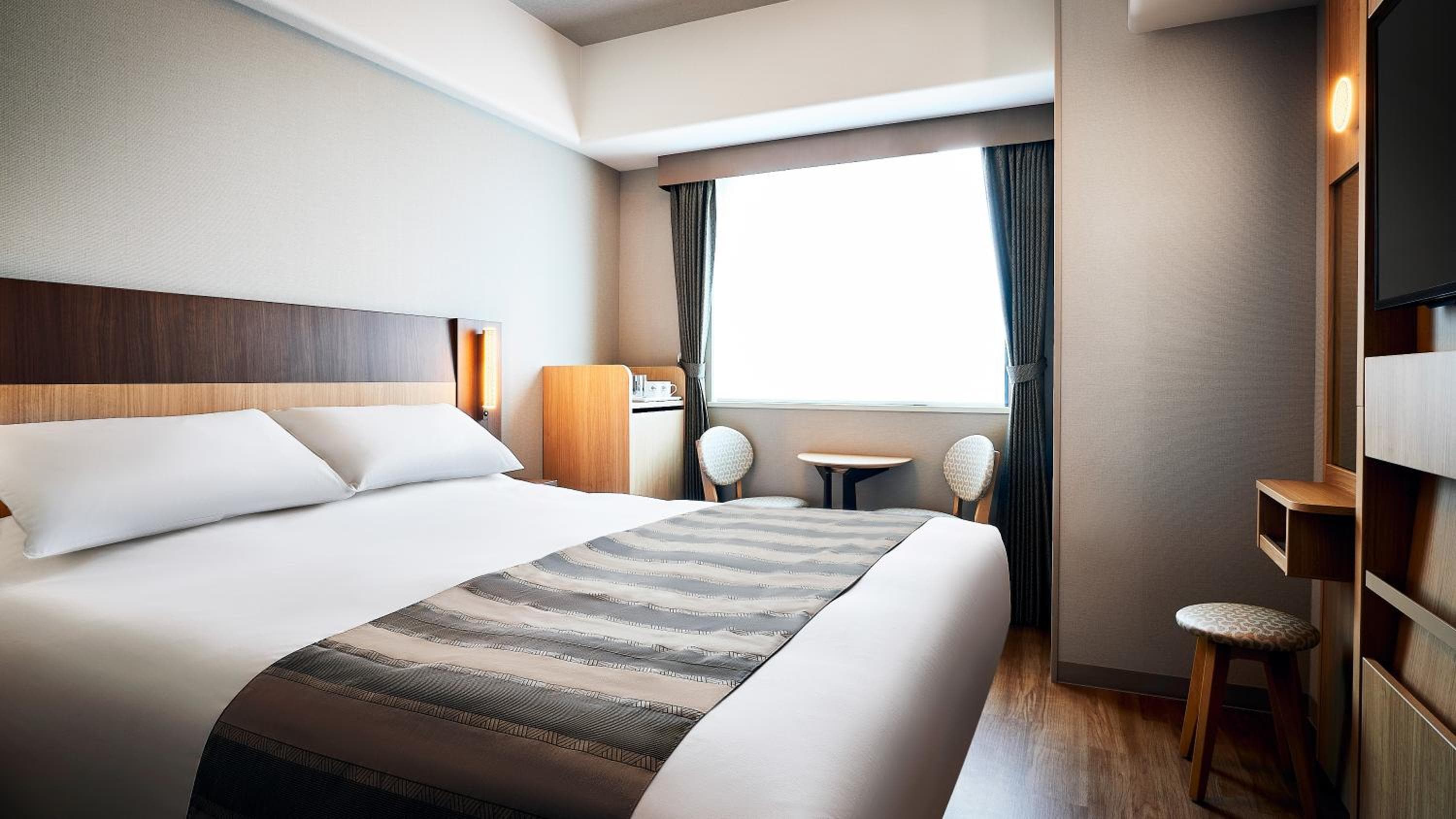 DOUBLE ROOM