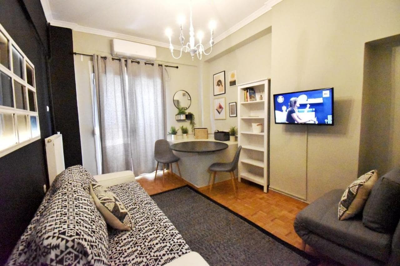 Vintage Apartment (Separate Building-adr:Karidi 1)