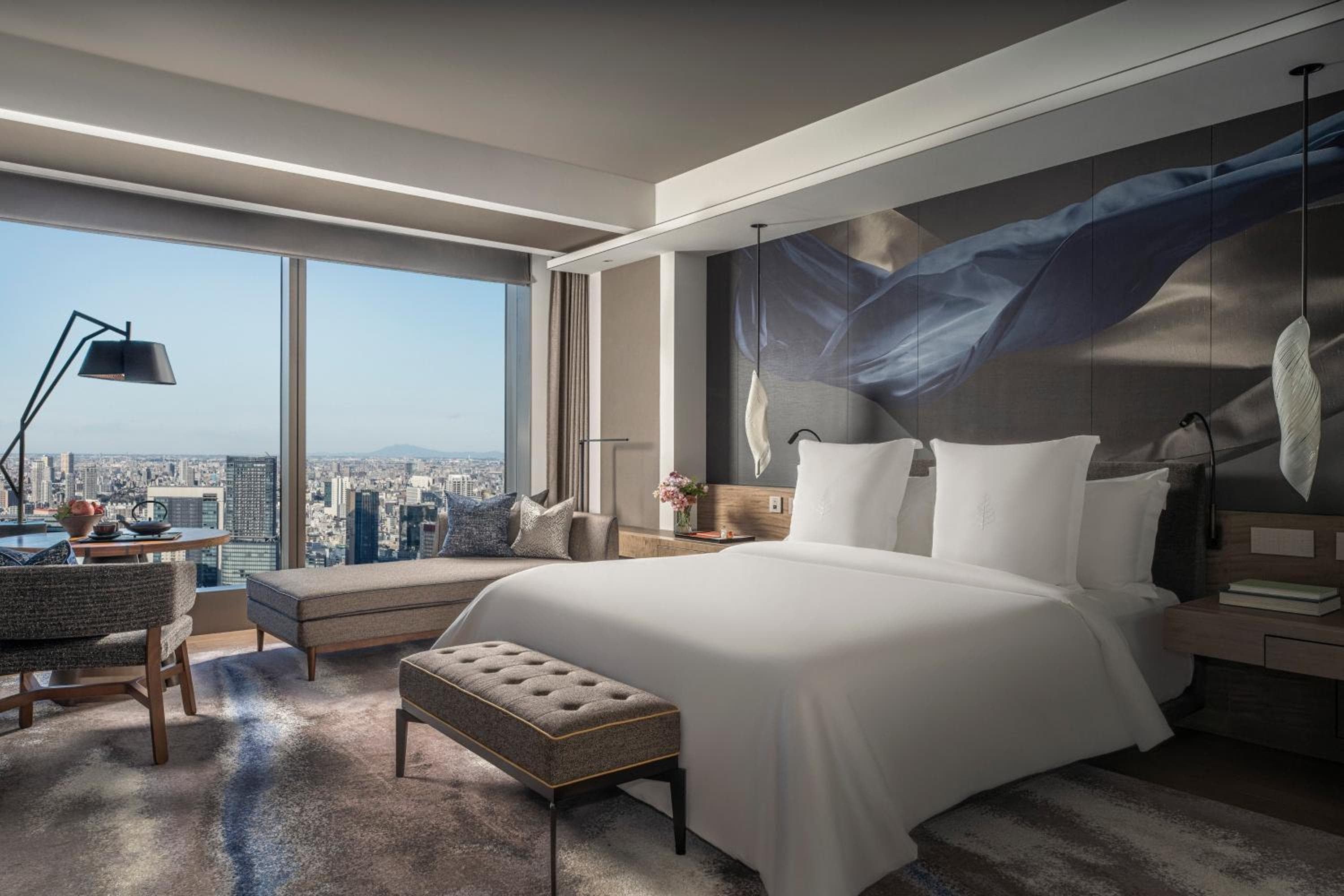 Deluxe 1 King Bed, City View