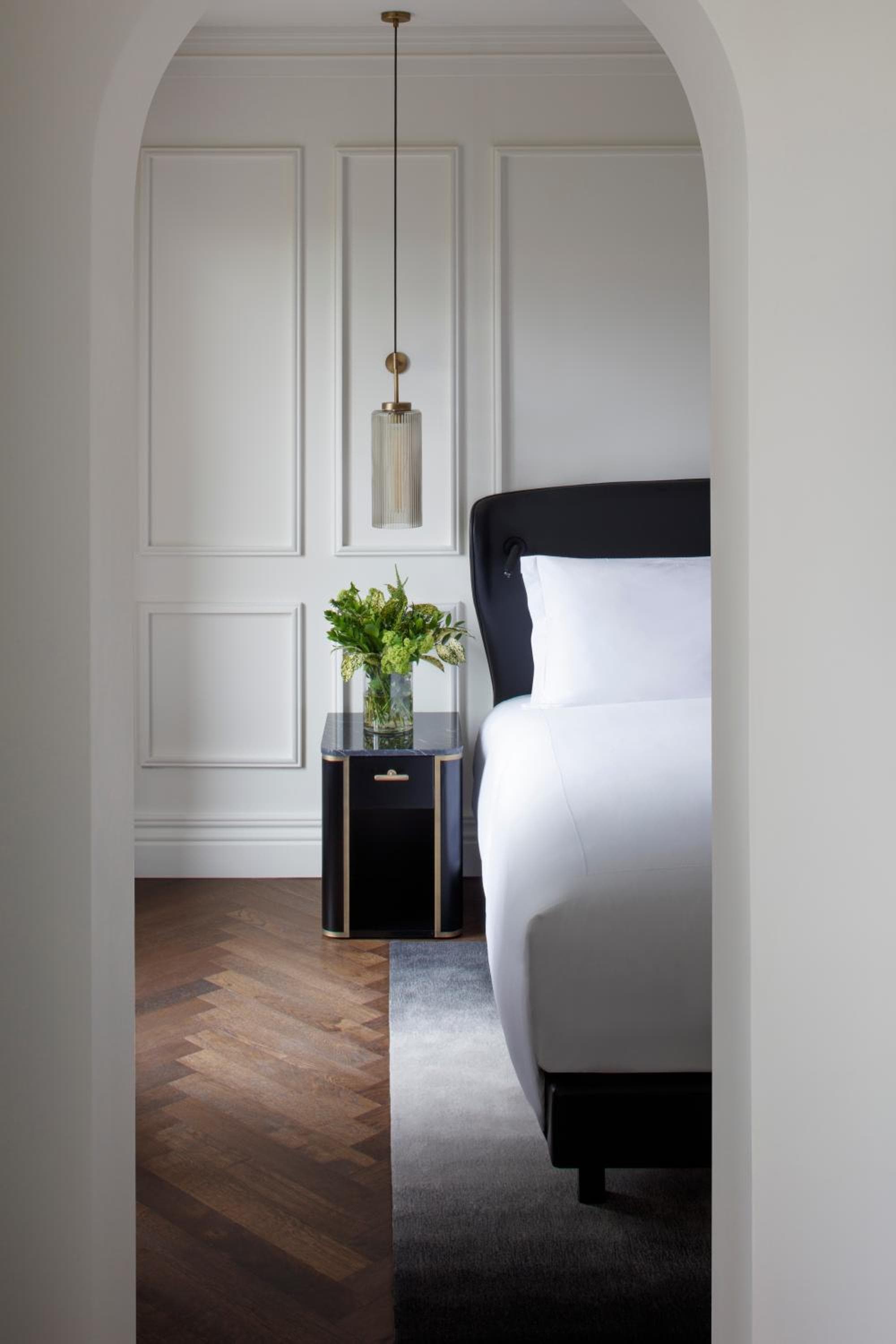 Junior 1 King Bed Suite, View, Balcony