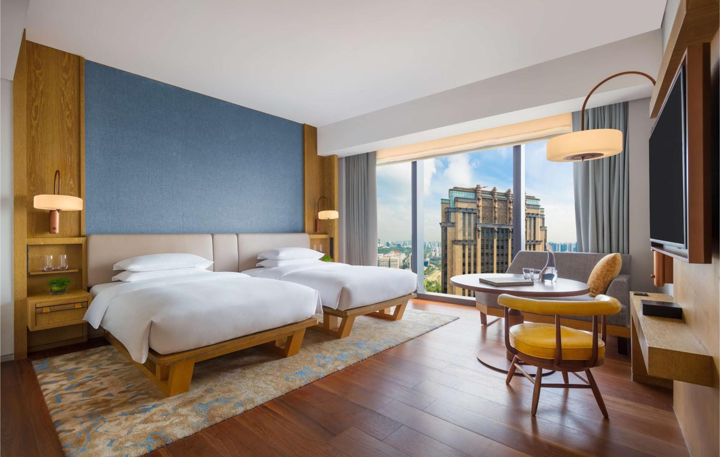2 Twin Beds With Heritage View