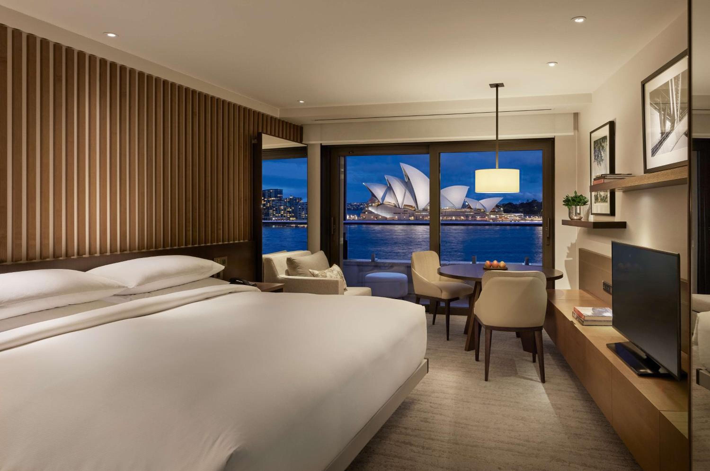 2 Twin Beds with Opera View