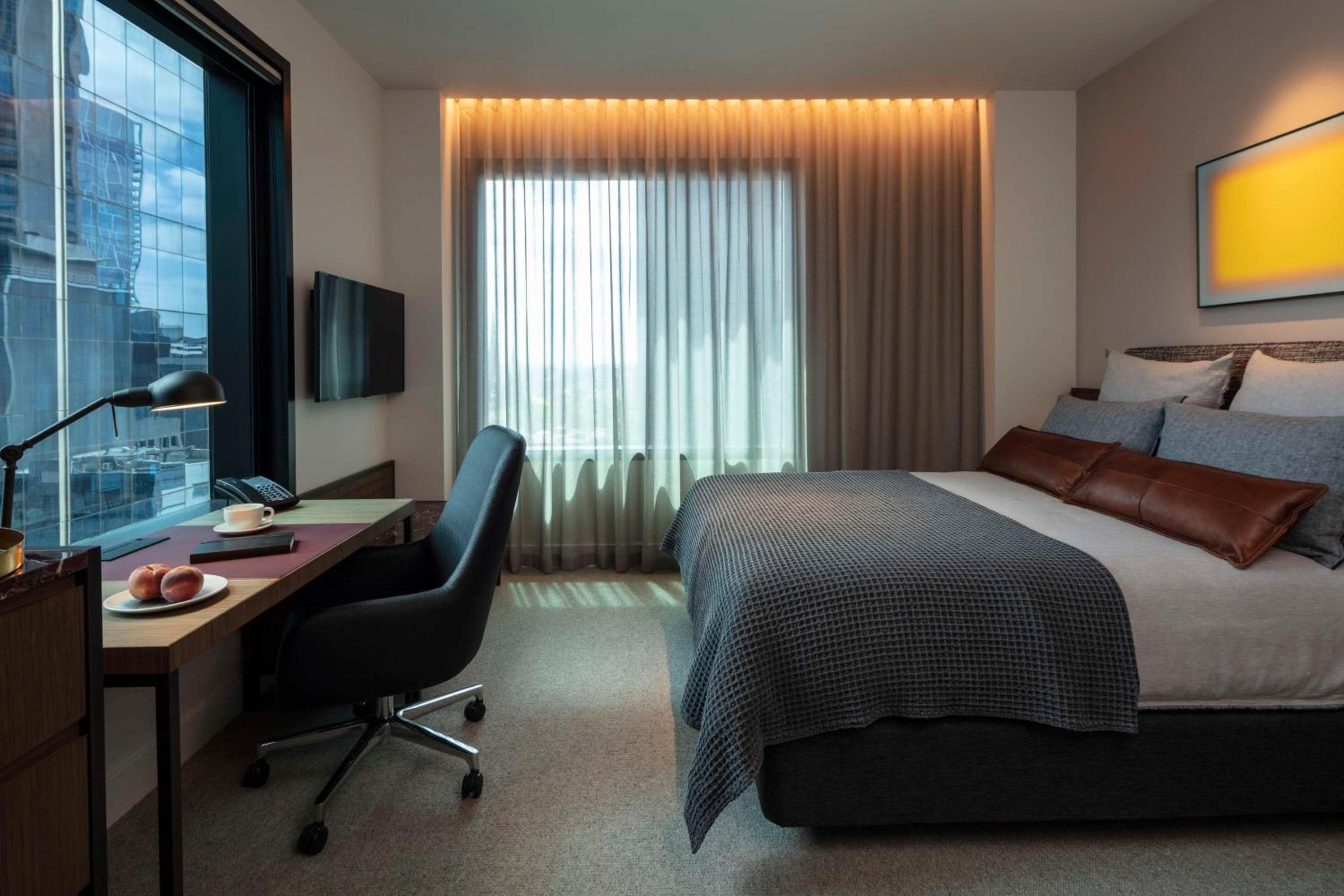 NEXT LEVEL KING ROOM CITY VIEW
