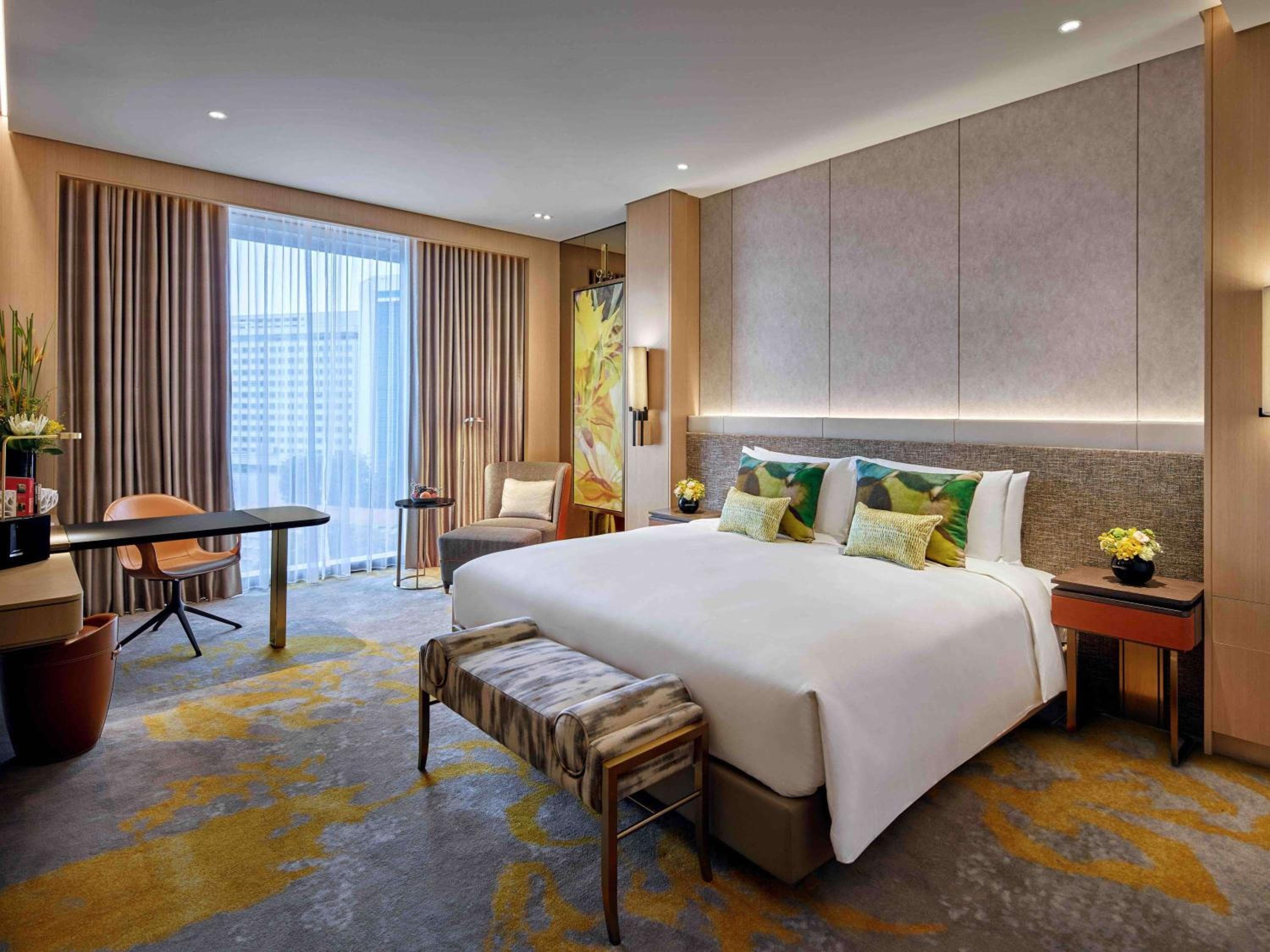 Luxury Club Room,Club Millesime Access, 1 King Bed, Pool View, High Floor Non Refundable