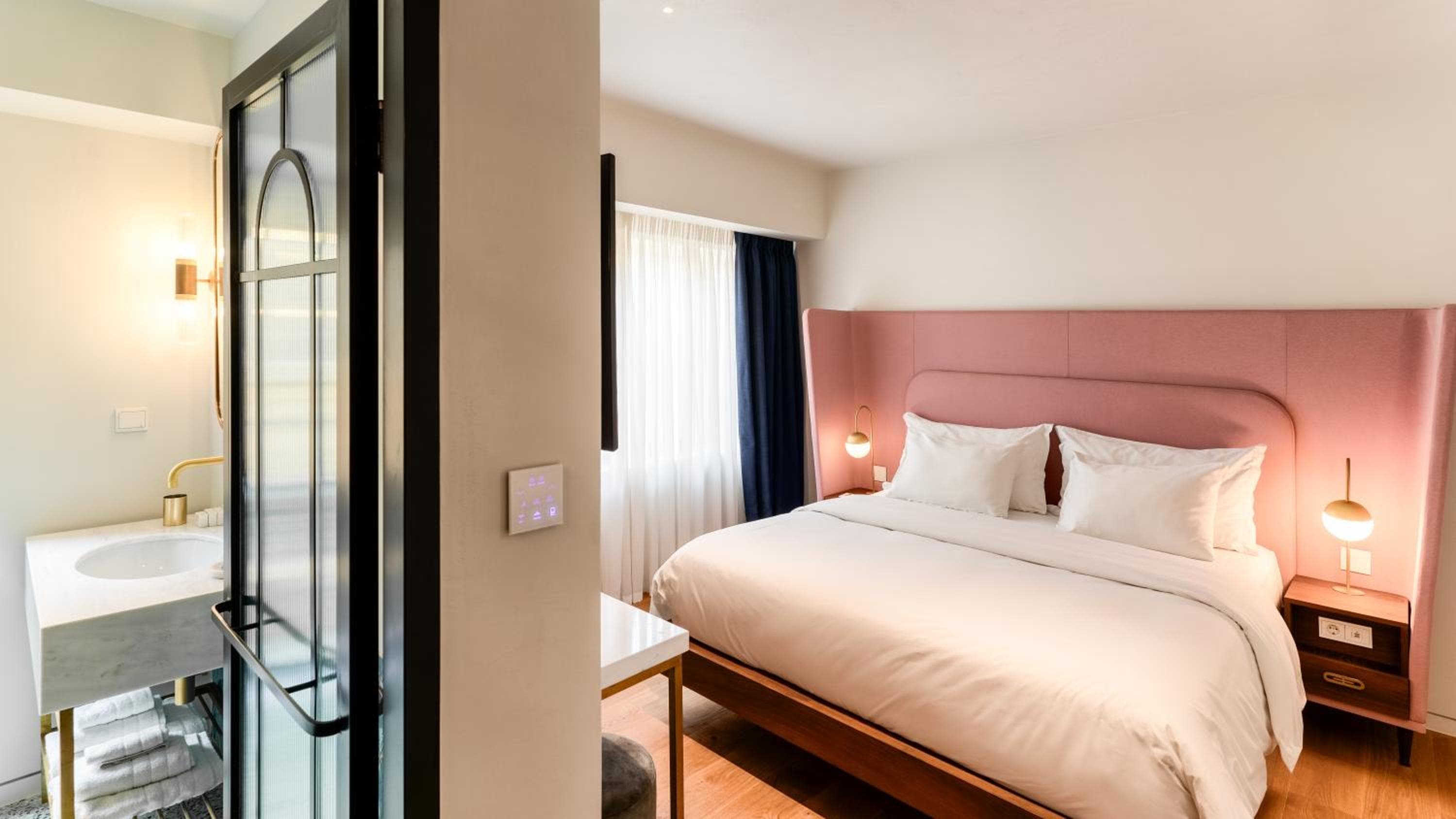 Deluxe Double Room / Lavish