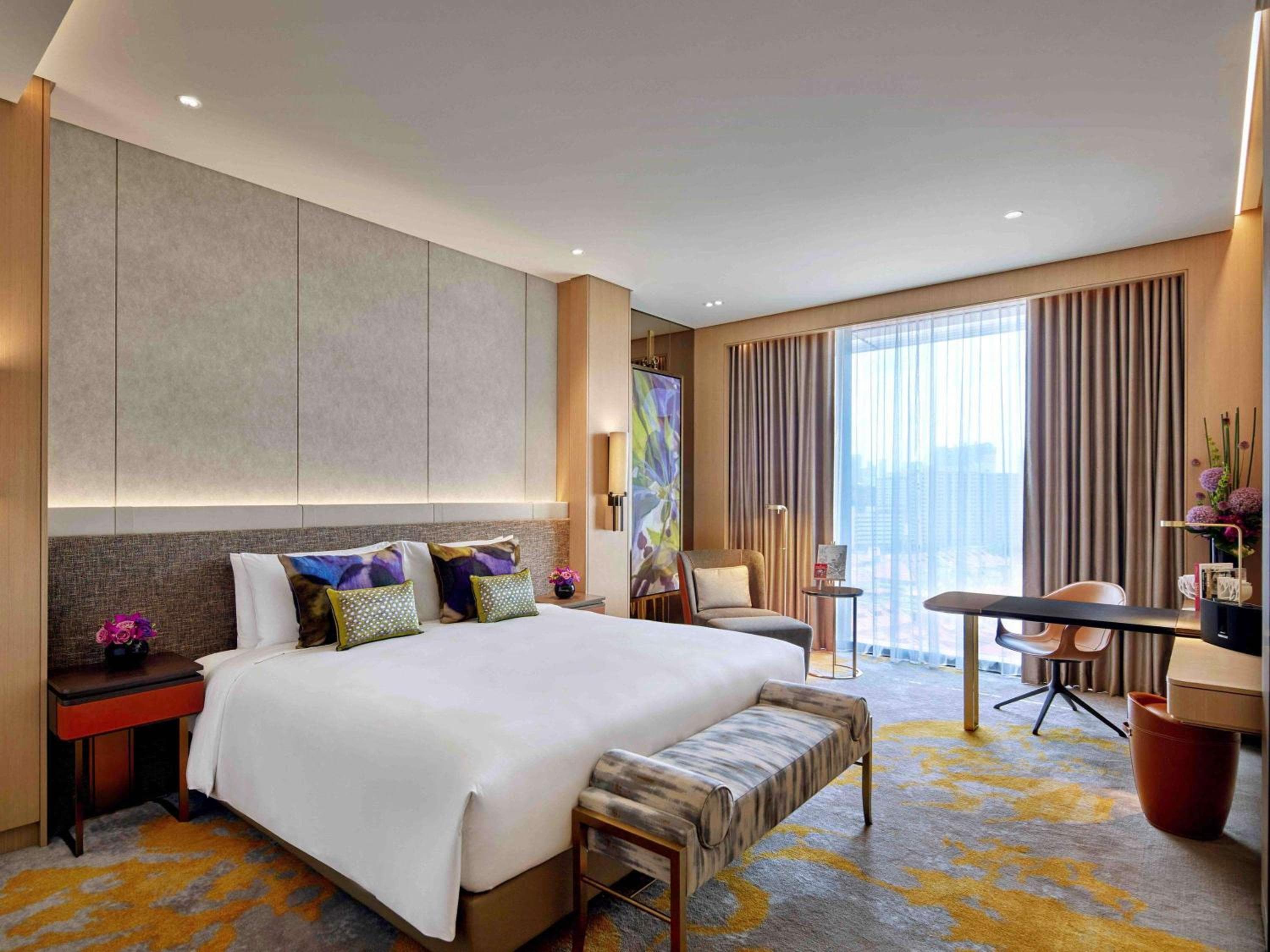 Luxury Premium 1 King Bed, City View, High Floor