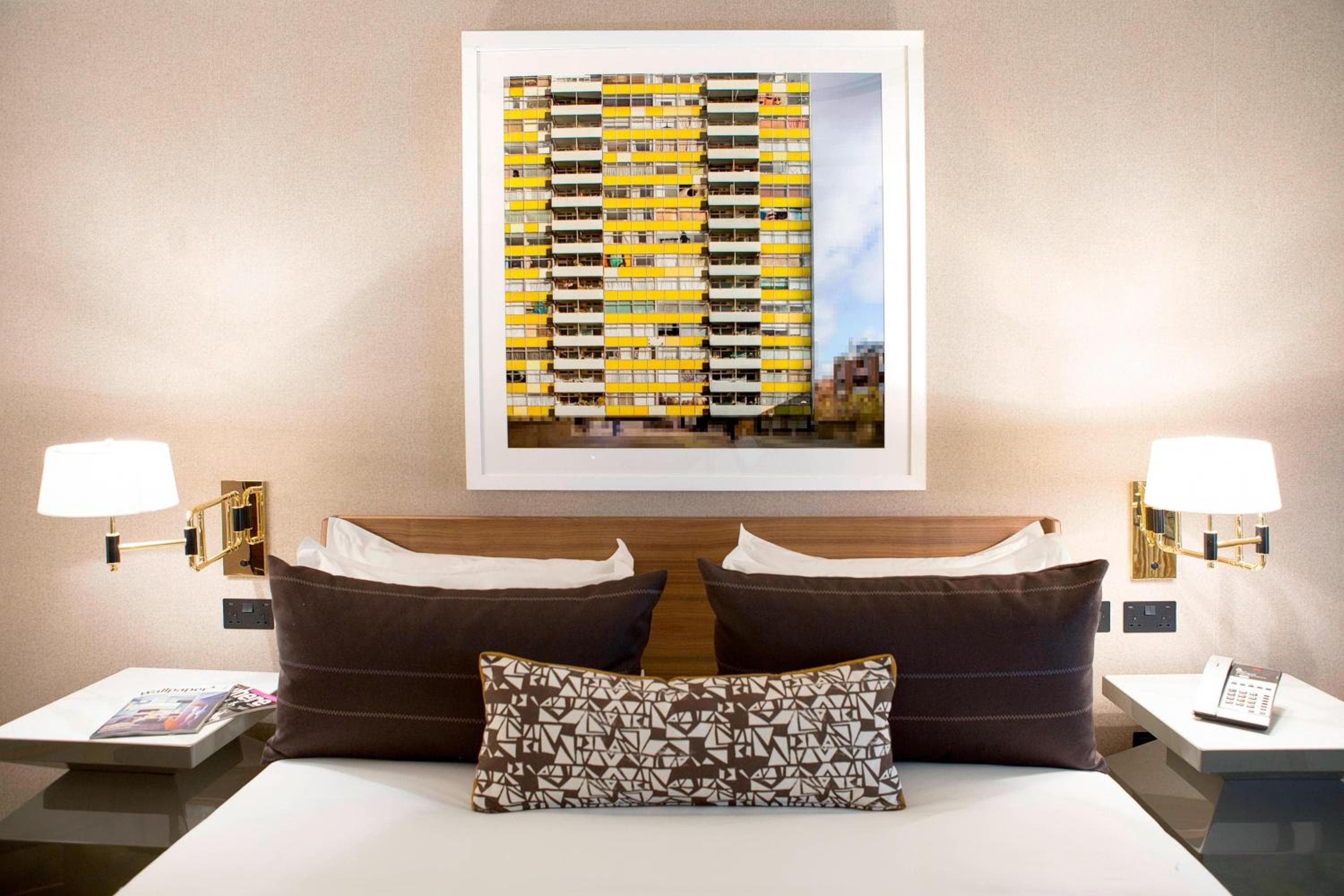 Deluxe Collection, 1 King Bed
