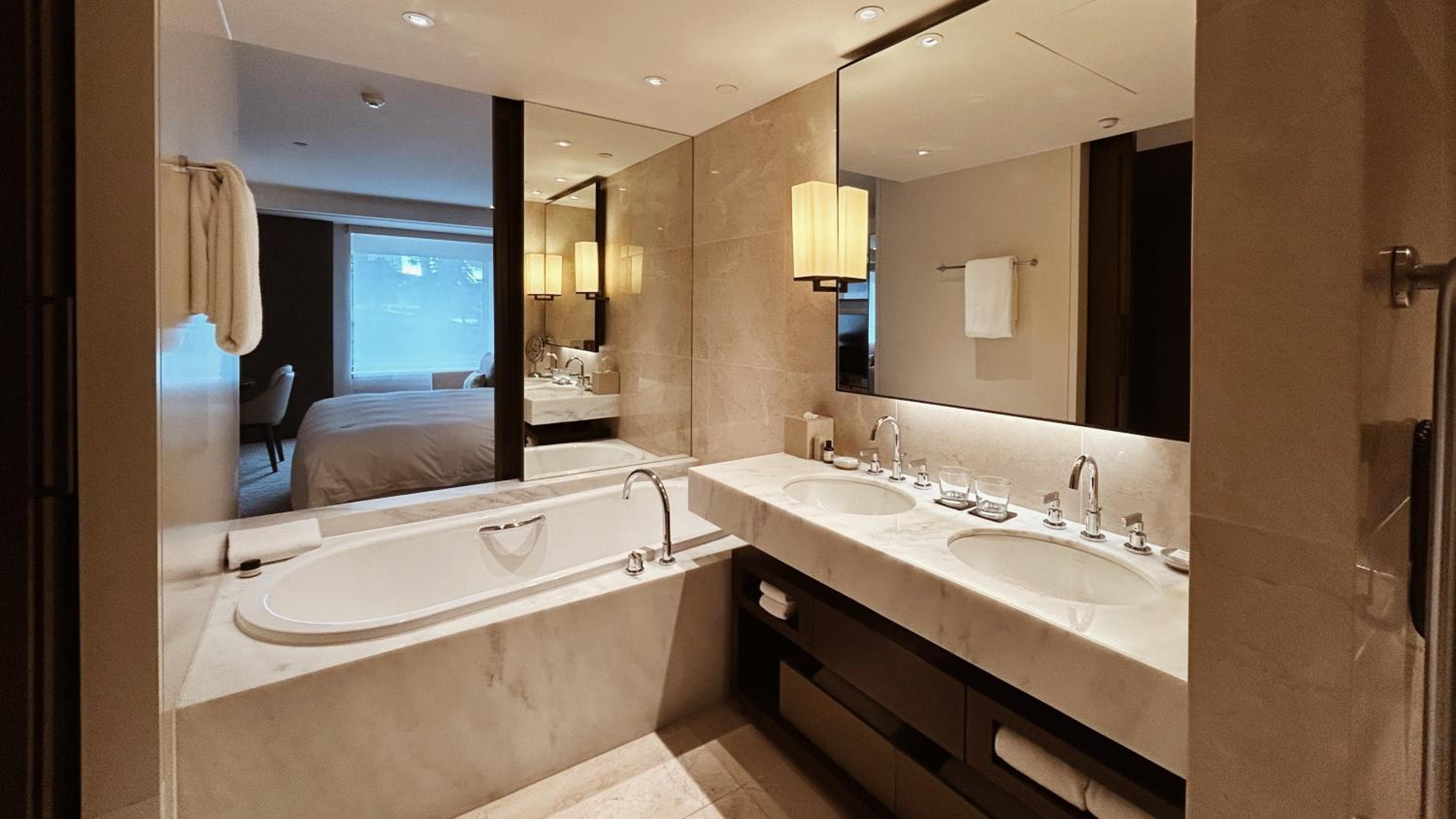Room, 2 Twin Beds (Opera View)