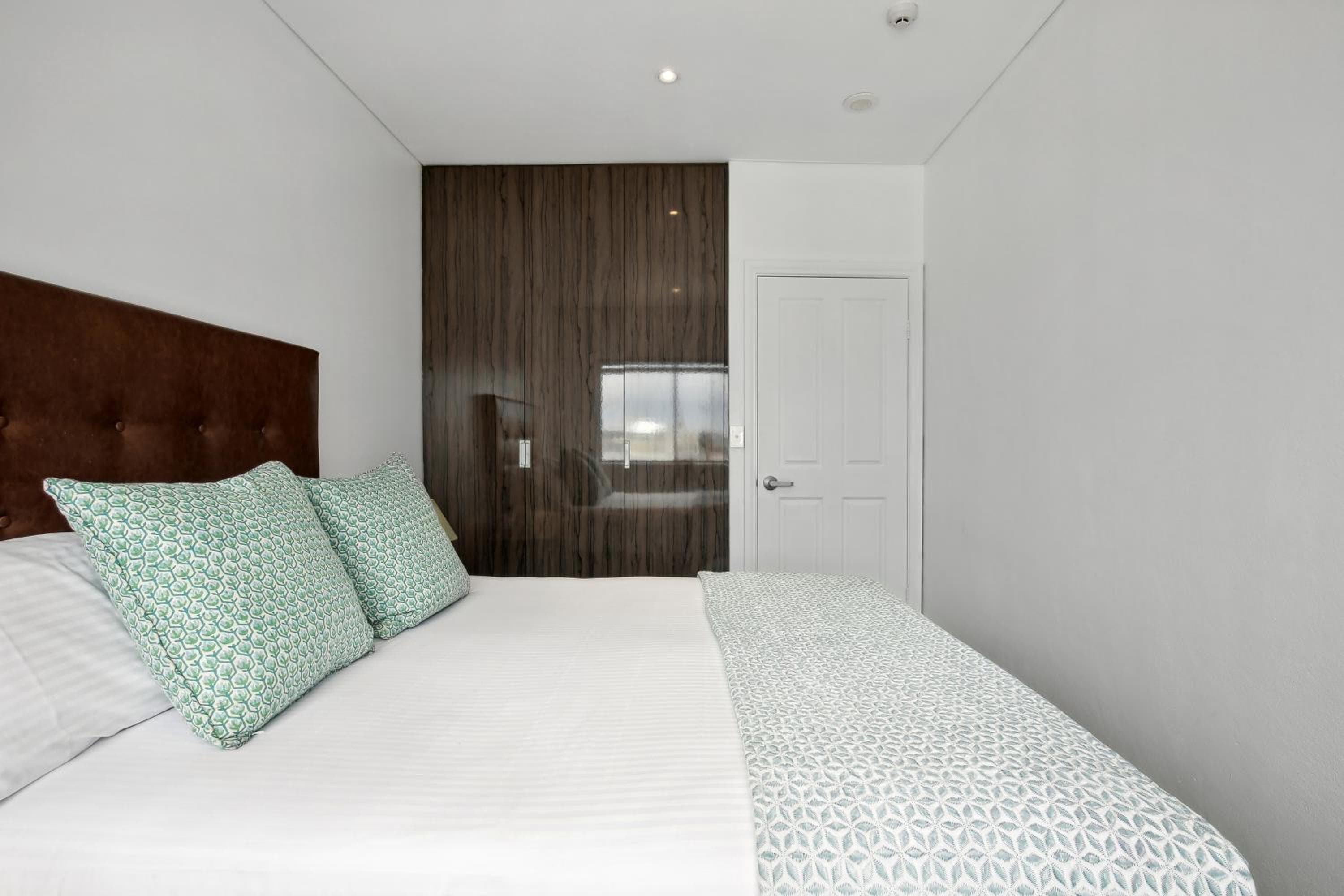 One Bedroom Suite -Ocean View & Balcony