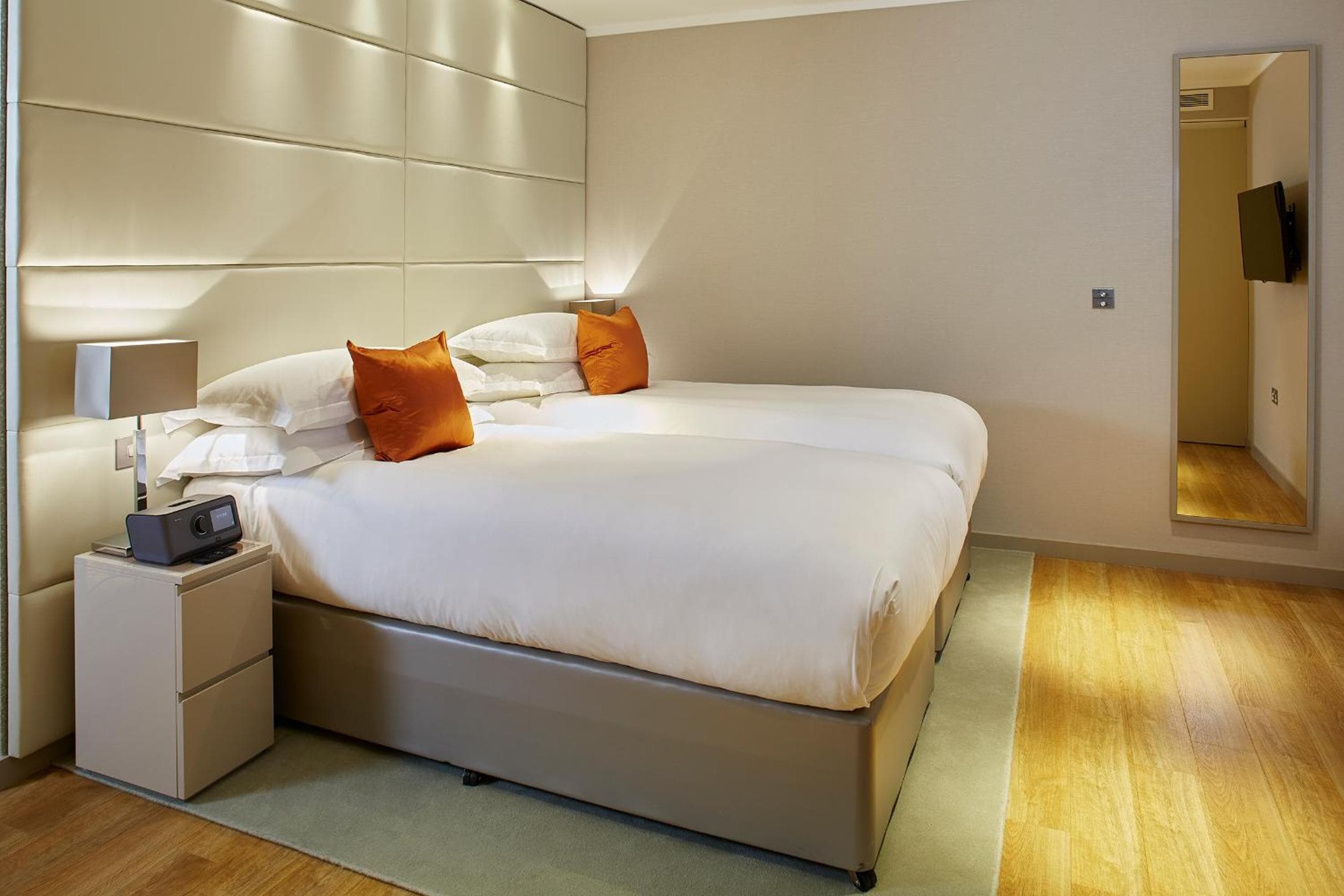 Deluxe 2-Bedroom Apartment River View