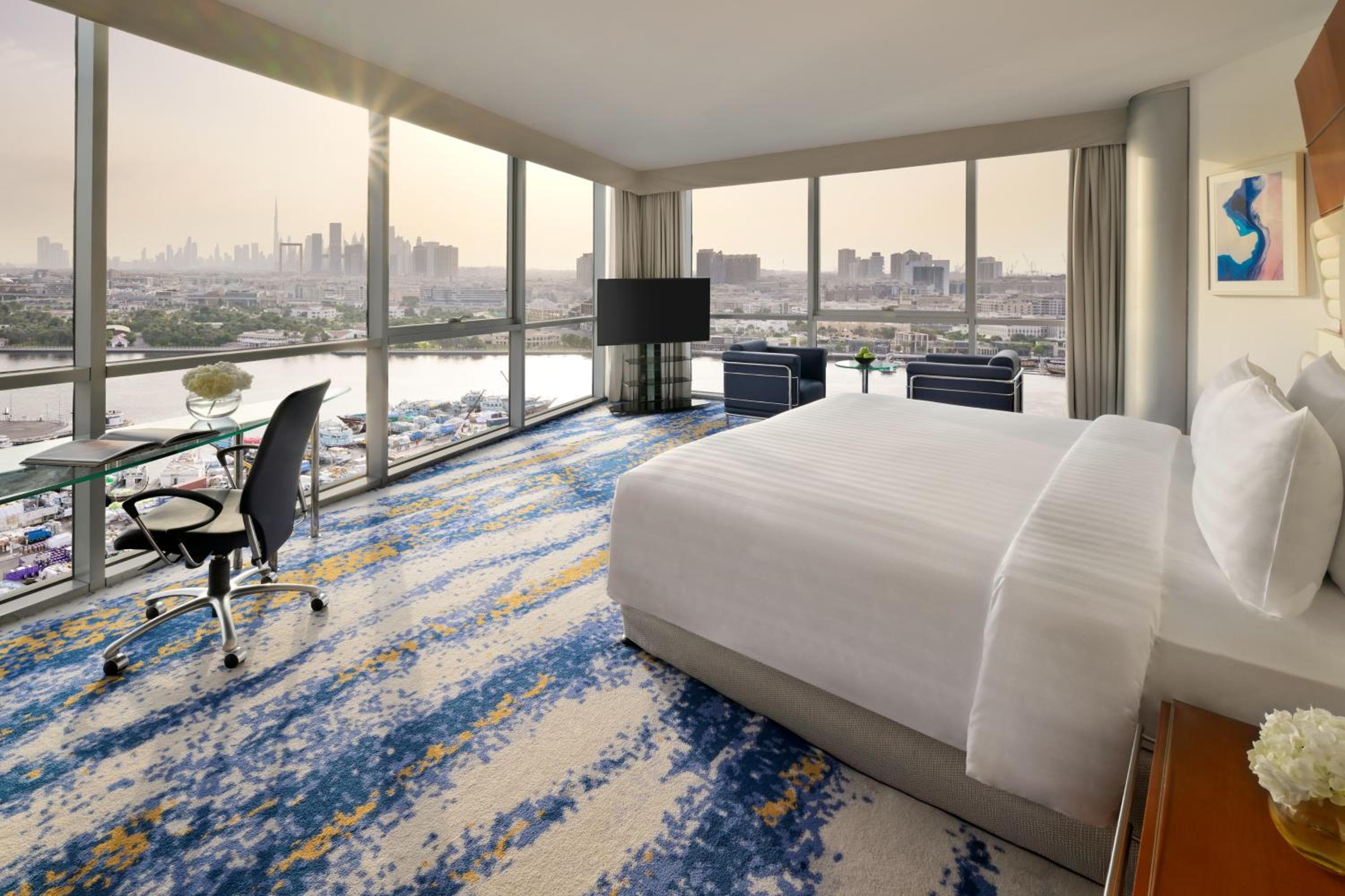 Executive Room with 1 king-size bed, Creek View