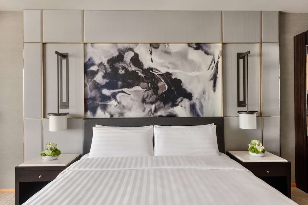Deluxe Seaview 1 King
