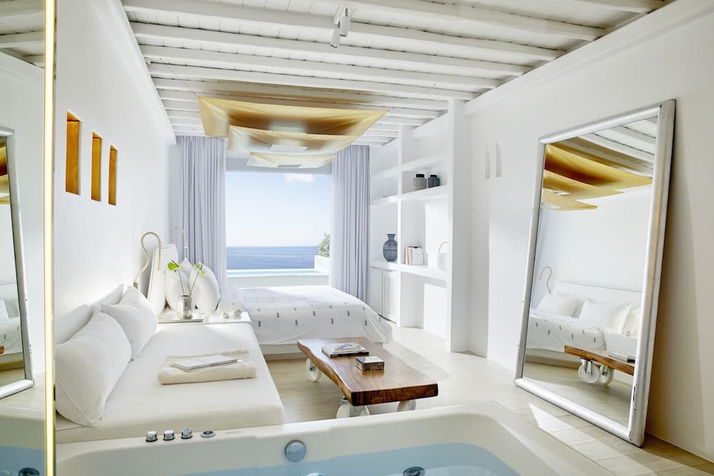 Junior Suite - Whirlpool Bath