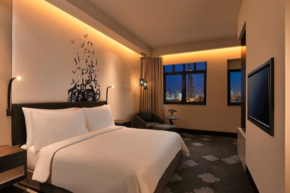 Deluxe Room Pool View