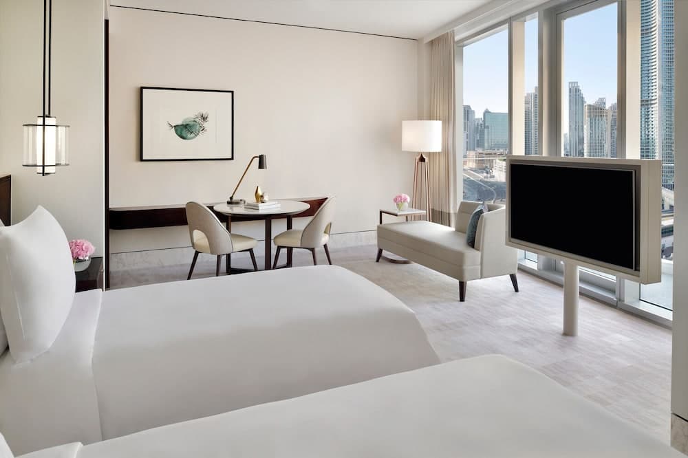PREMIER ROOM CITY VIEW TWIN BED WFRM 62SQM WALK FROM BK METRO STATION TO DUBAI MALL