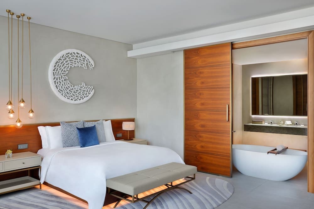 Superior Room, 1 King Bed, Smoking (View)