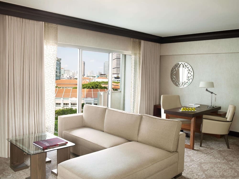Signature Suite, 1 King, Corner Room, 2 Balconies, City View