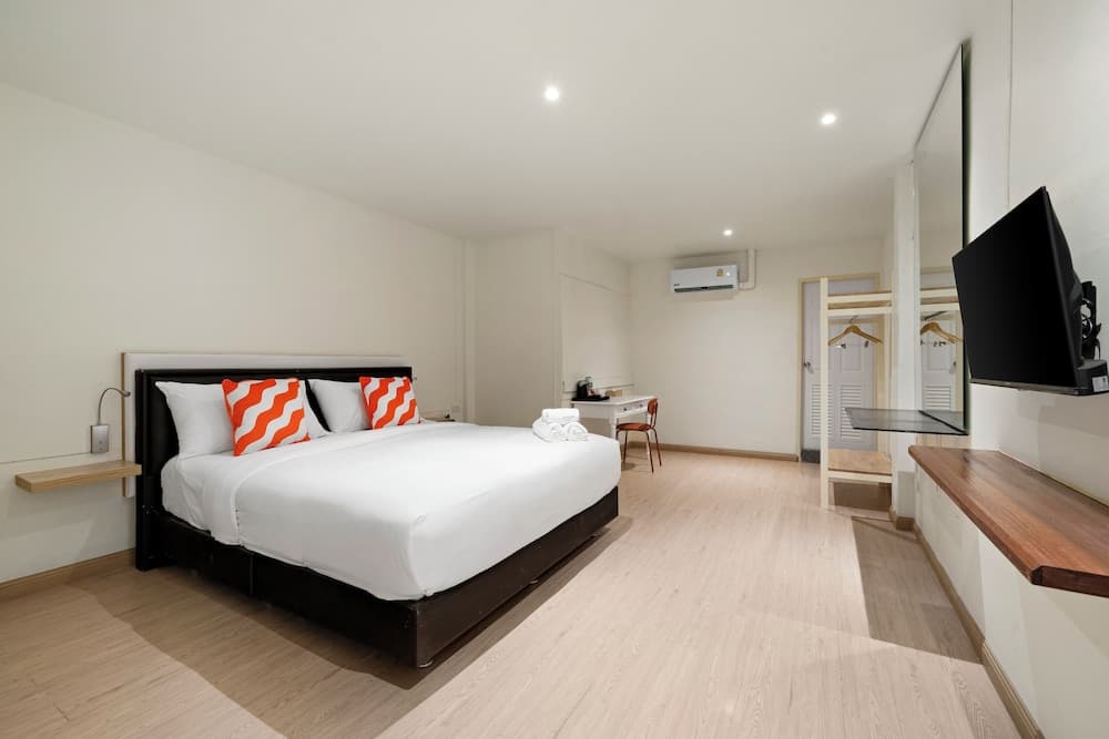Deluxe Room - No Window