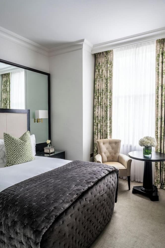 Room (Cosy)