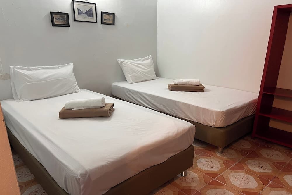 Standard Fresh Air Room (Fan)(2 Twin Beds)