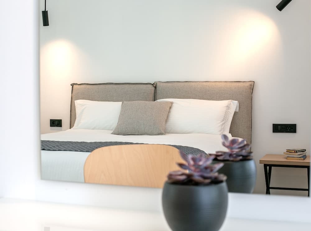 Premier Suite: Exclusive Website Deal! Prepay  Save
