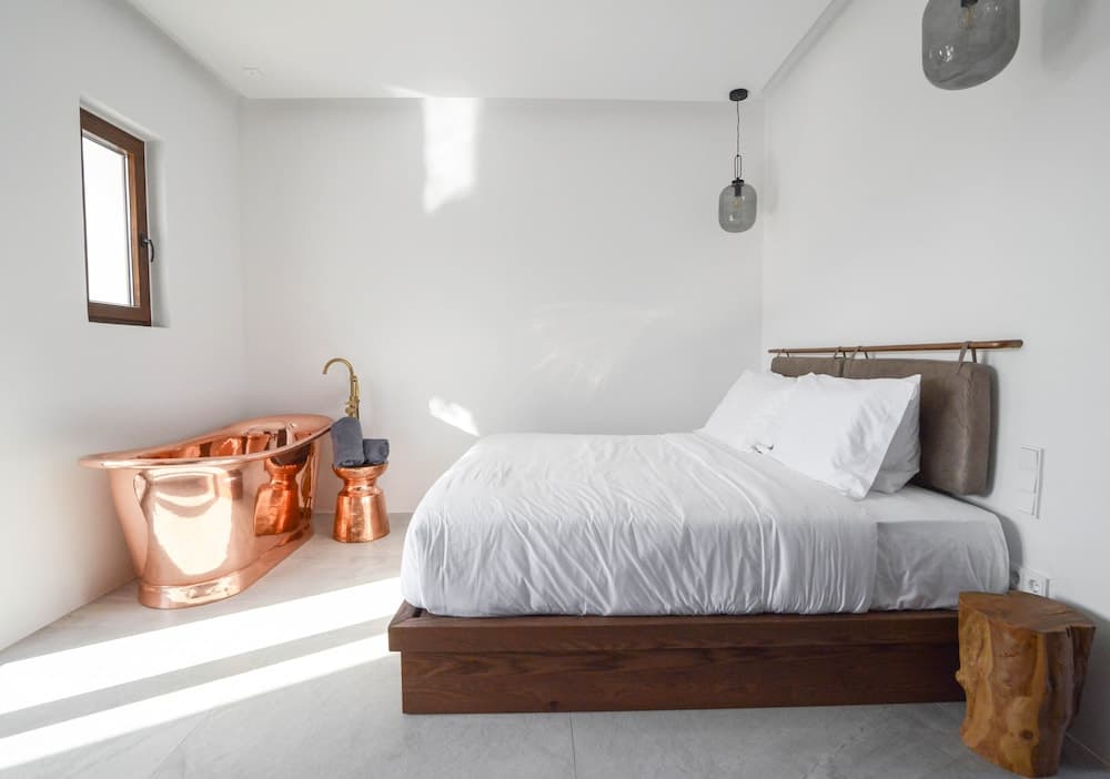 Deluxe Suite With Luxury Bath And Private Pool