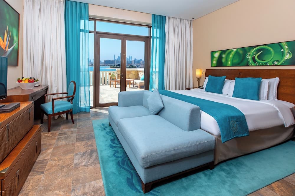 LUXURY ROOM PALM VIEW, 1 King Size Bed, Private Balcony