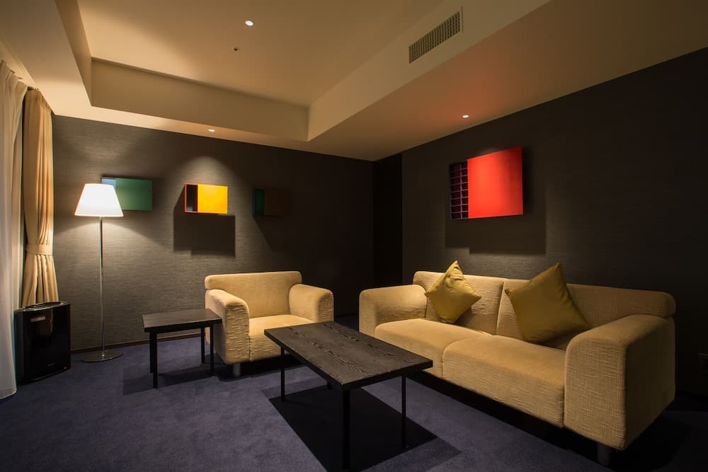 Suite Twin Room, Non Smoking  (Highest floor) (2 Twin Beds) - Package Rate