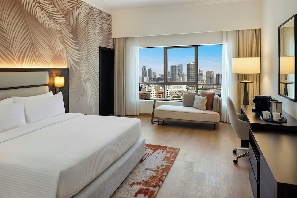Deluxe King Room with City View