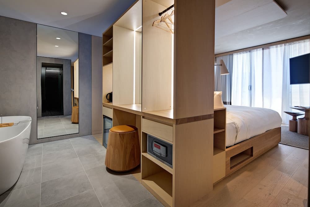 Sky Room with Bath
