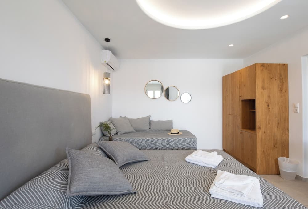Deluxe Triple Room