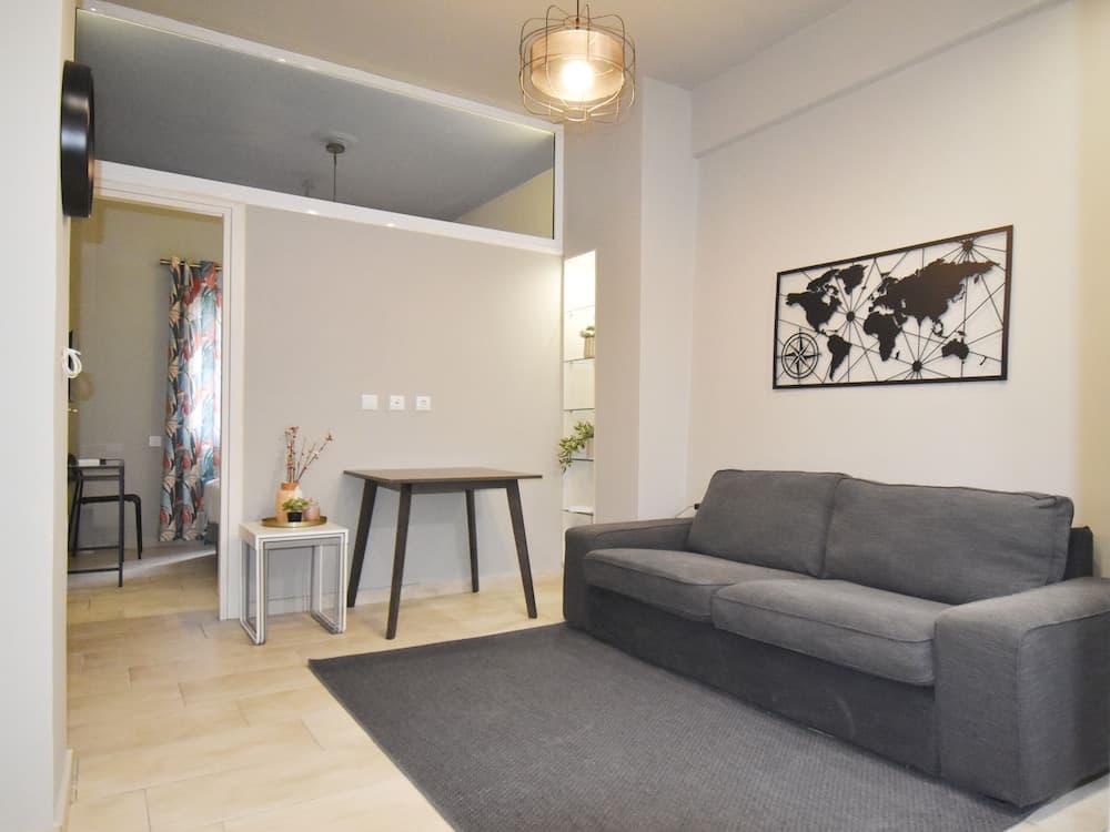 Petite Apartment (Separate Building-adr:Nileos 26)