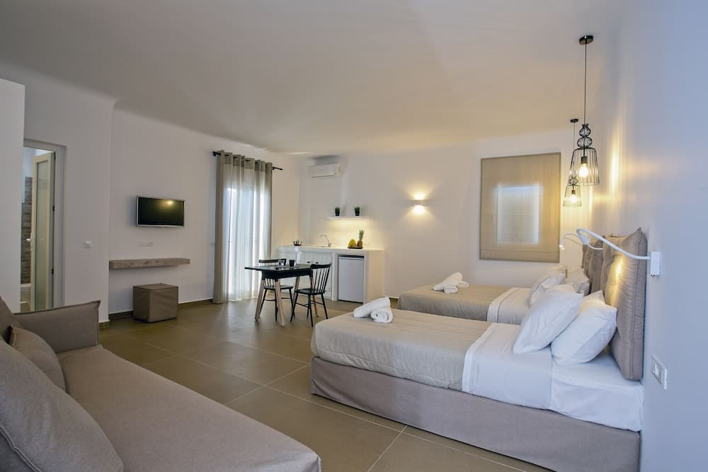 Deluxe Triple Room