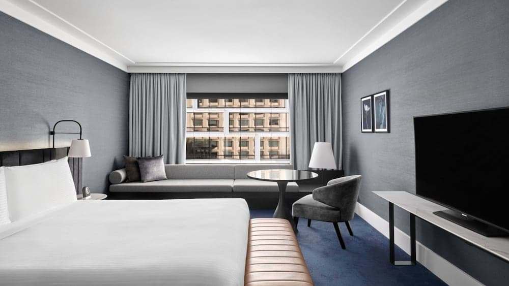 ROOM, KING BED
