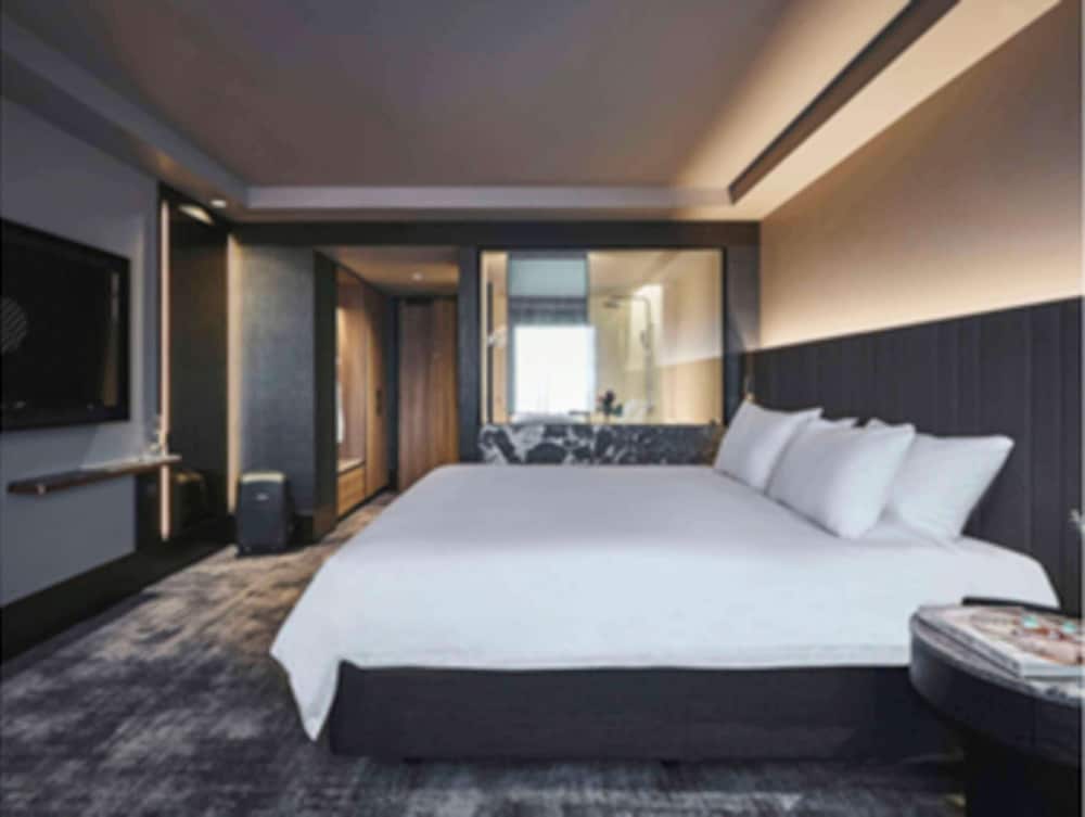Superior Room (High Floor)
