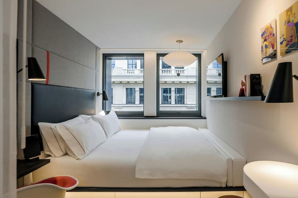 Room, 1 King Bed (High Floor)
