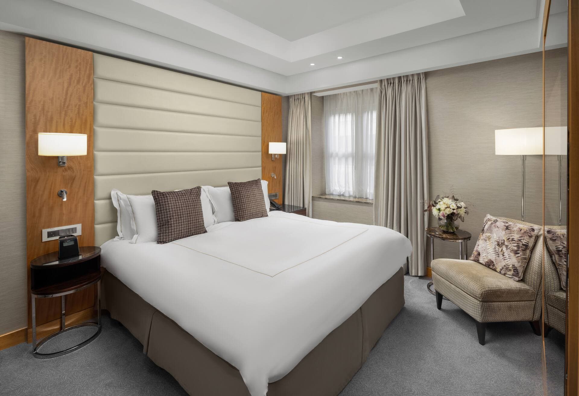 KING SUPERIOR ROOM,26 SQM / 2 ADULTS / COMP WIFI / RAIN SHOWER,ESPRESSO MACHINE / SAFE / MARBLE BATHROOM,